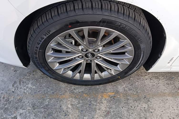 Used Bestune B70 2025 Dragon Edition 1.5T Quality Enjoyment Model Left Front Wheel Hub