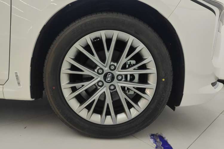 Used Bestune B70 2025 Dragon Edition 1.5T Enjoyment Model Left Front Wheel Hub