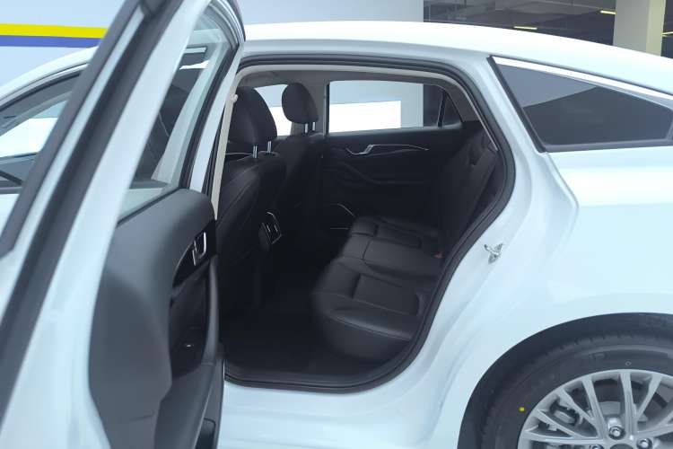 Used Bestune B70 2025 Dragon Edition 1.5T Enjoyment Model Left Rear Seat