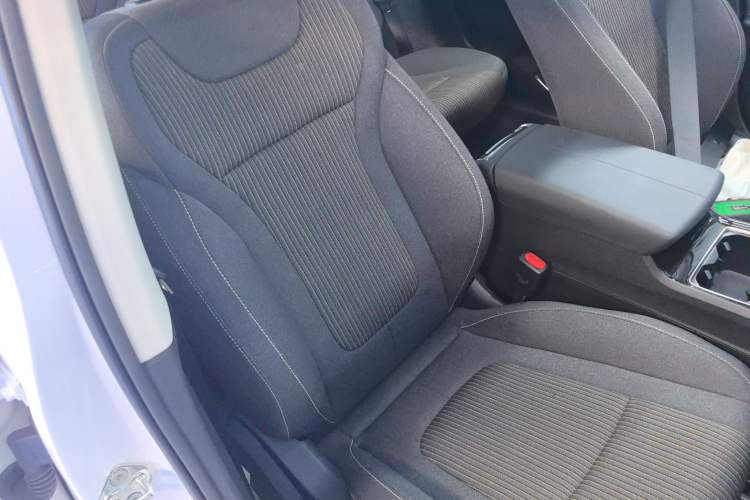 Used Bestune B70 2025 Dragon Edition 1.5T Quality Enjoyment Model Right Front Seat