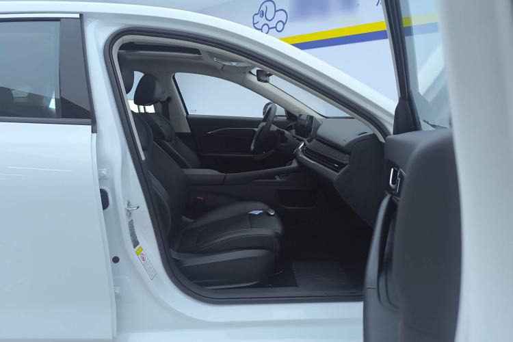 Used Bestune B70 2025 Dragon Edition 1.5T Enjoyment Model Right Front Seat