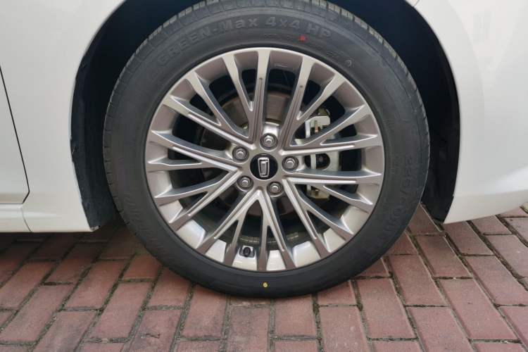 Used Bestune B70 2025 Dragon Edition 1.5T Enjoyment Model Right Front Wheel Hub