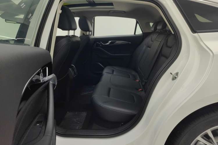 Used Bestune B70 2025 Dragon Edition 1.5T Enjoyment Model Right Rear Seat