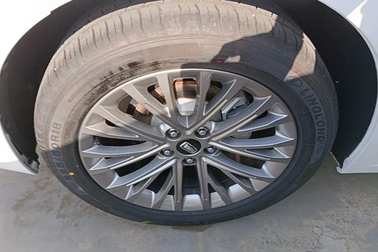 Used Bestune B70 2025 Dragon Edition 1.5T Quality Enjoyment Model Right Rear Wheel Hub