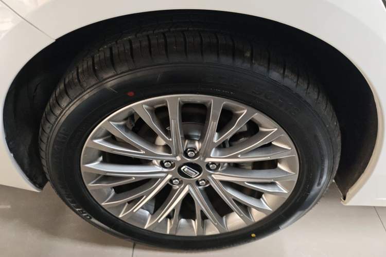 Used Bestune B70 2025 Dragon Edition 1.5T Quality Enjoyment Model Right Rear Wheel Hub