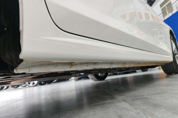 Used Bestune B70 2025 Dragon Edition 1.5T Enjoyment Model Right Side Sill