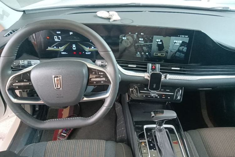 Used Bestune B70 2026 Longyao Edition 1.5T Quality Enjoyment Customized Center Console