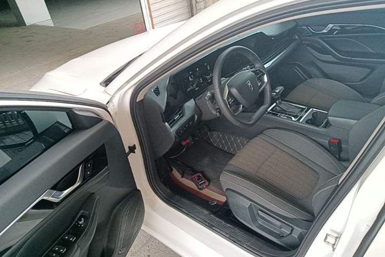 Used Bestune B70 2026 Longyao Edition 1.5T Quality Enjoyment Customized Driver Seat