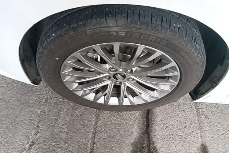Used Bestune B70 2026 Longyao Edition 1.5T Quality Enjoyment Customized Left Front Wheel Hub