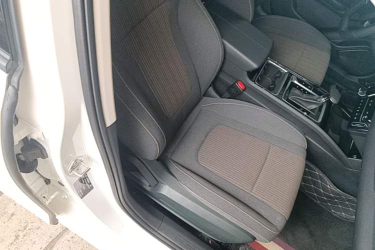 Used Bestune B70 2026 Longyao Edition 1.5T Quality Enjoyment Customized Right Front Seat