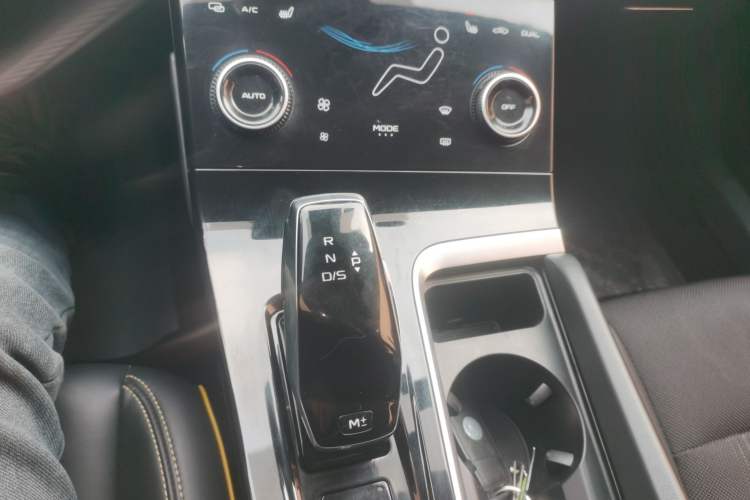 Used Bestune B70S 2022 1.5T Smart Trend Leader Gear Lever