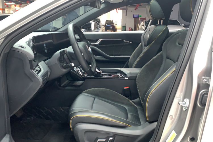 Used Bestune B70S 2022 2.0T War God King Interior 1