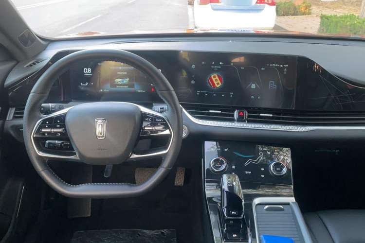 Used Bestune B70S 2022 2.0T War God King Interior 3