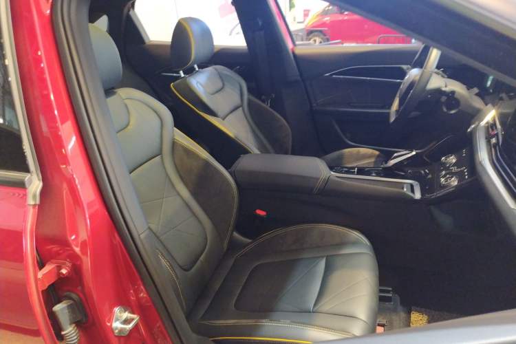 Used Bestune B70S 2022 2.0T War God King Right Front Seat