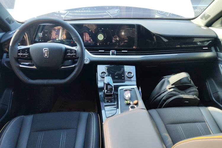 Used Bestune B70S 2022 1.5T Smart Trend Leader Center Console
