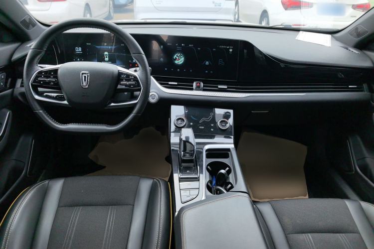 Used Bestune B70S 2022 2.0T Smart Trend Leader Center Console