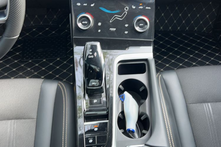 Used Bestune B70S 2022 1.5T Smart Trend Leader Gear Lever