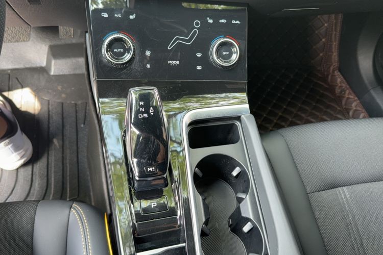 Used Bestune B70S 2023 1.5T All-Around Defender Gear Lever