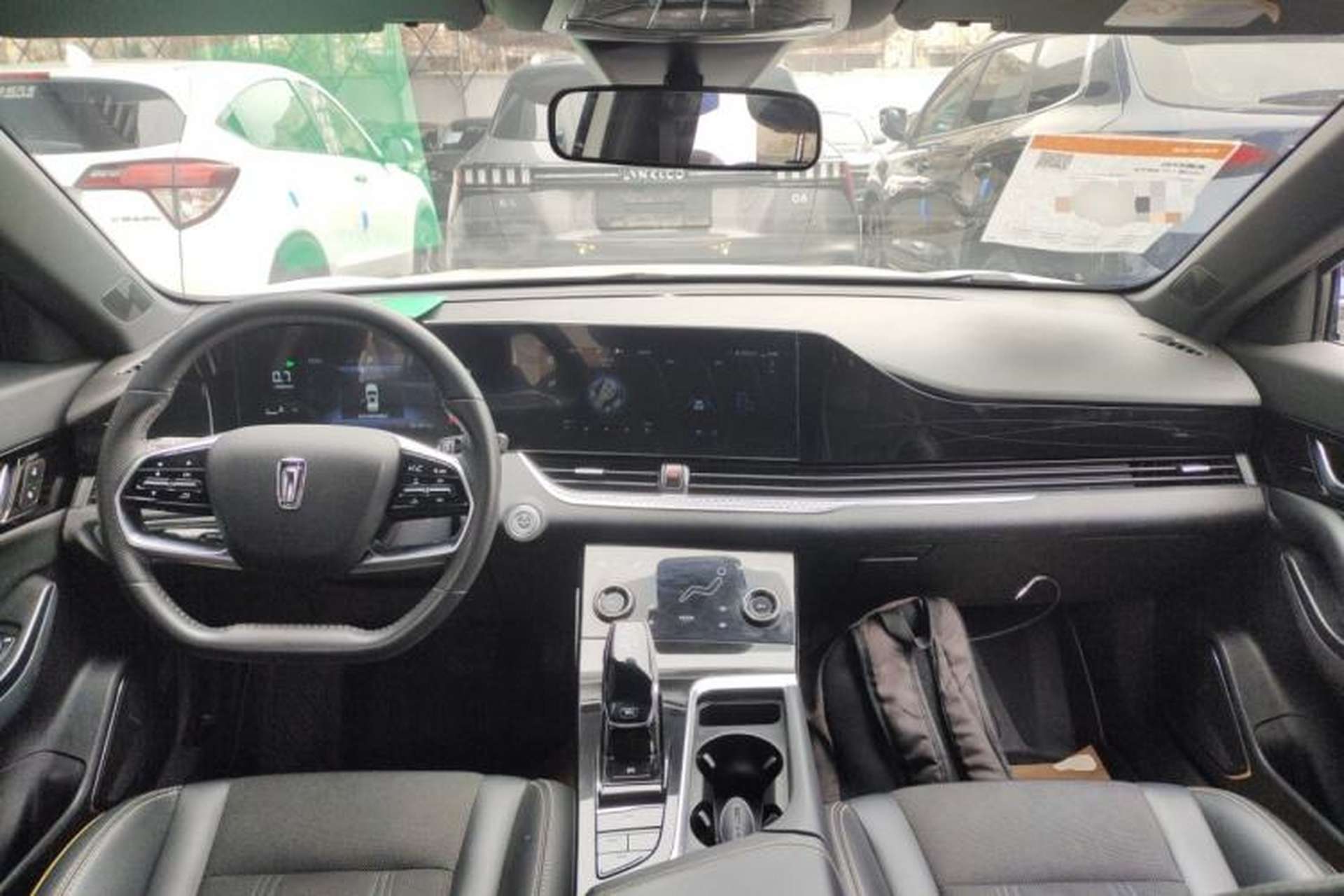 Used Bestune B70S 2023 1.5T All-Around Defender Center Console