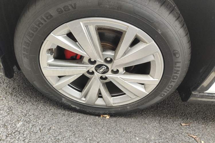 Used Bestune B70S 2023 1.5T All-Around Defender Left Front Wheel Hub