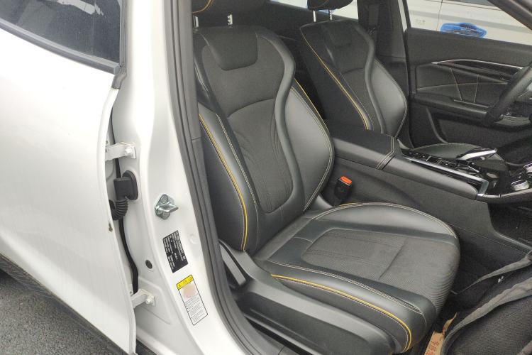 Used Bestune B70S 2023 1.5T All-Around Defender Right Front Seat