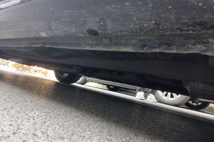 Used Bestune B90 2012 2.0L Automatic Luxury Edition Chassis Front Right