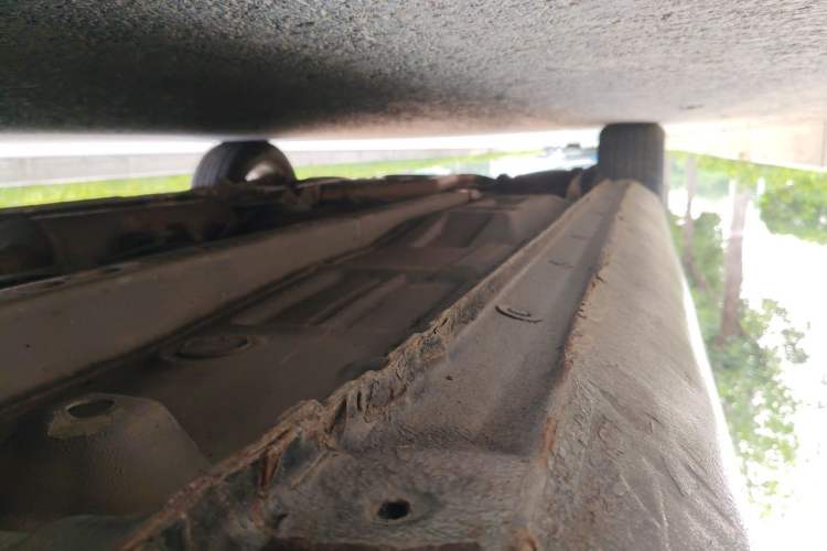 Used Bestune B90 2012 2.0L Automatic Luxury Edition Chassis Front Right