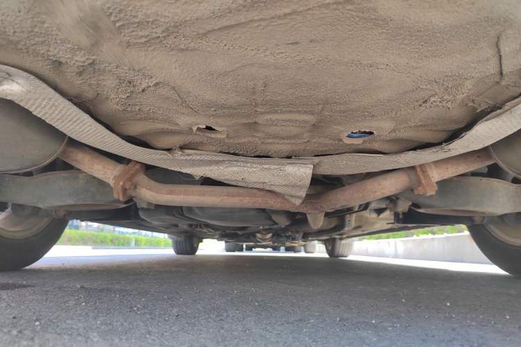 Used Bestune B90 2012 2.0L automatic comfort version Chassis Rear
