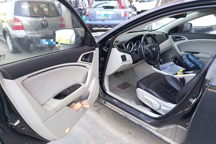 Used Bestune B90 2012 2.0L automatic comfort version Driver Seat