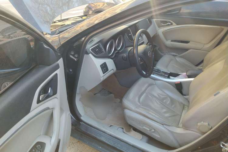 Used Bestune B90 2012 2.0L Automatic Luxury Edition Driver Seat