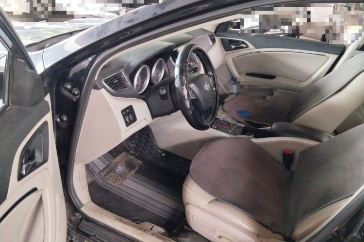 Used Bestune B90 2012 2.0L Automatic Luxury Edition Driver Seat