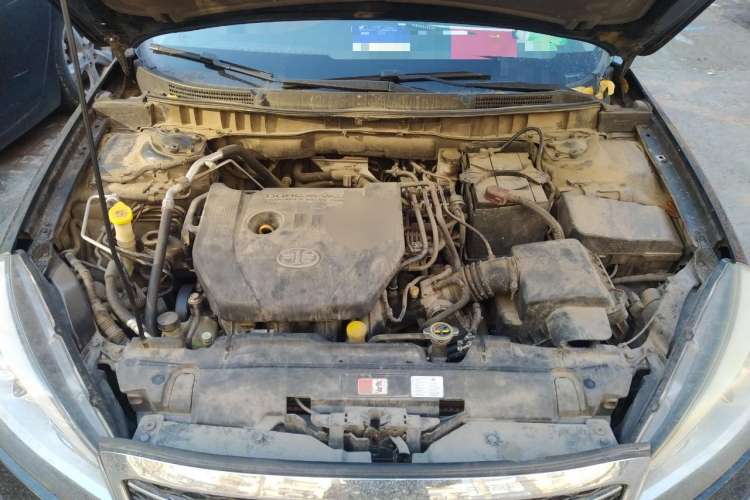 Used Bestune B90 2012 2.0L Automatic Luxury Edition Engine Bay