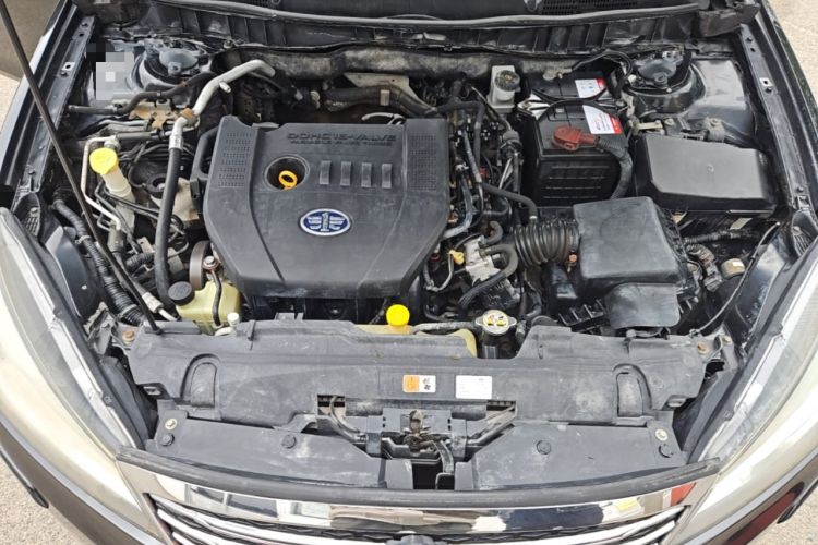 Used Bestune B90 2012 2.0L Automatic Luxury Edition Engine Bay