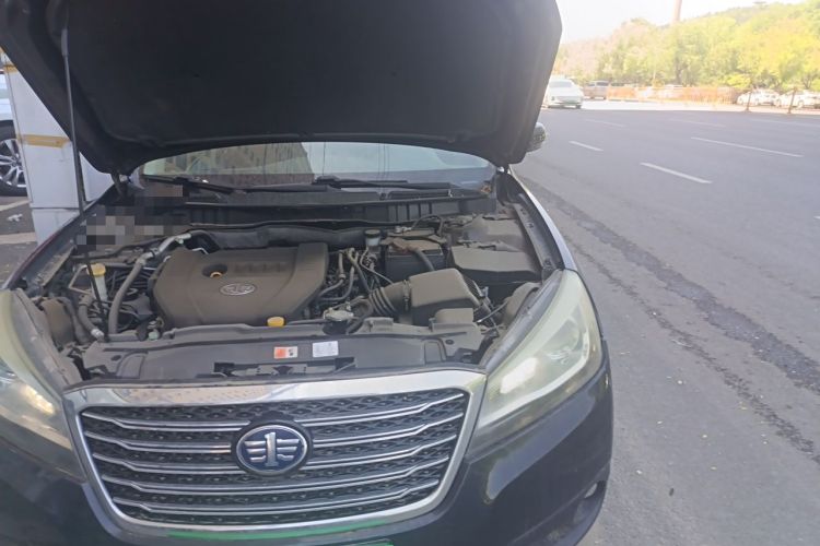 Used Bestune B90 2012 2.0L automatic comfort version Engine Bay Left