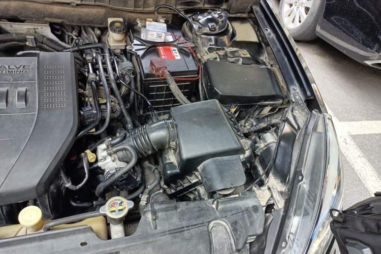 Used Bestune B90 2012 2.0L Automatic Luxury Edition Engine Bay Left