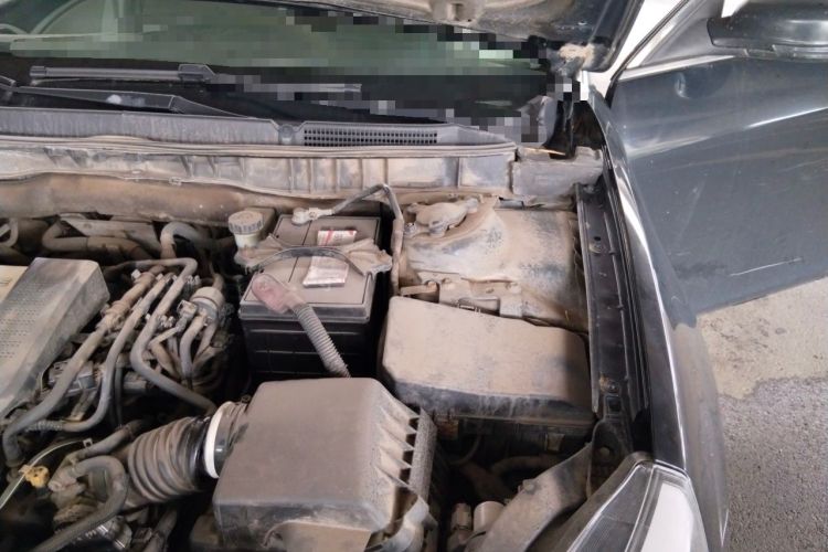 Used Bestune B90 2012 2.0L Automatic Luxury Edition Engine Bay Left