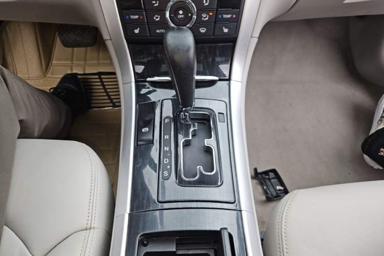 Used Bestune B90 2012 2.0L Automatic Luxury Edition Gear Lever