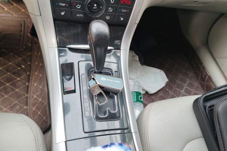 Used Bestune B90 2012 2.0L Automatic Luxury Edition Gear Lever