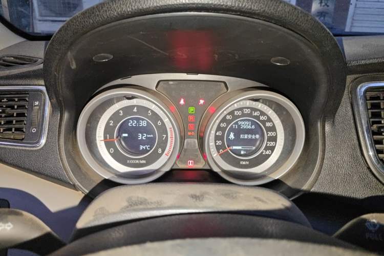 Used Bestune B90 2012 2.0L Automatic Luxury Edition Instrument Cluster
