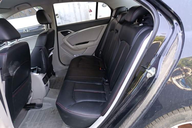 Used Bestune B90 2012 2.0L automatic comfort version Left Rear Seat