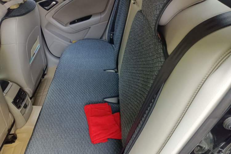 Used Bestune B90 2012 2.0L Automatic Luxury Edition Left Rear Seat