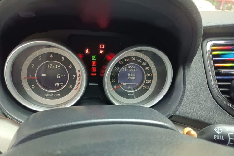 Used Bestune B90 2012 2.0L Automatic Luxury Edition Odometer Close Up