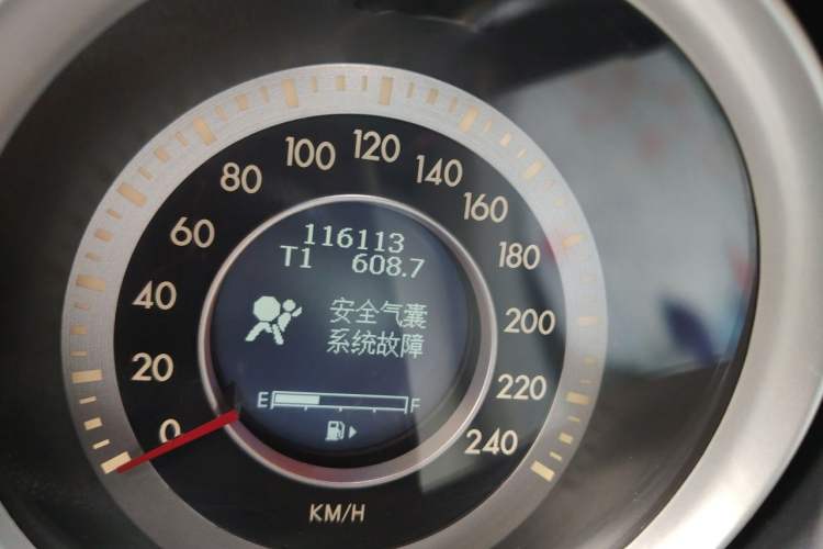 Used Bestune B90 2012 2.0L Automatic Luxury Edition Odometer Close Up