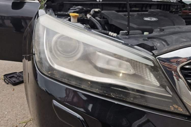 Used Bestune B90 2012 2.0L Automatic Luxury Edition Right Front Headlight