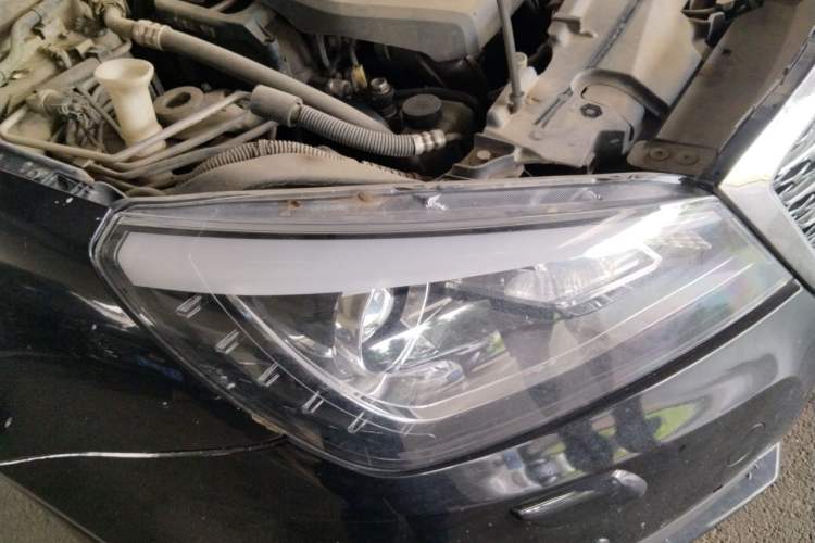 Used Bestune B90 2012 2.0L Automatic Luxury Edition Right Front Headlight