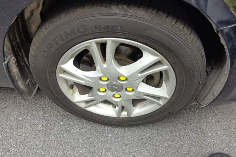 Used Bestune B90 2012 2.0L Automatic Luxury Edition Right Front Wheel Hub