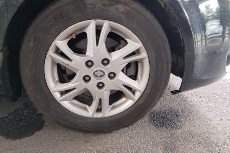 Used Bestune B90 2012 2.0L Automatic Luxury Edition Right Front Wheel Hub