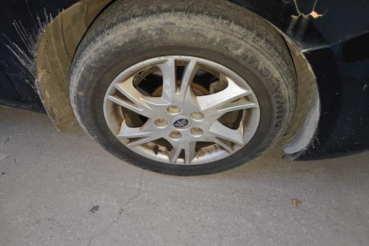 Used Bestune B90 2012 2.0L Automatic Luxury Edition Right Front Wheel Hub