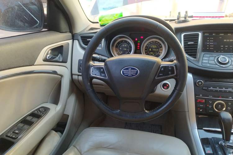 Used Bestune B90 2012 2.0L Automatic Luxury Edition Steering Wheel