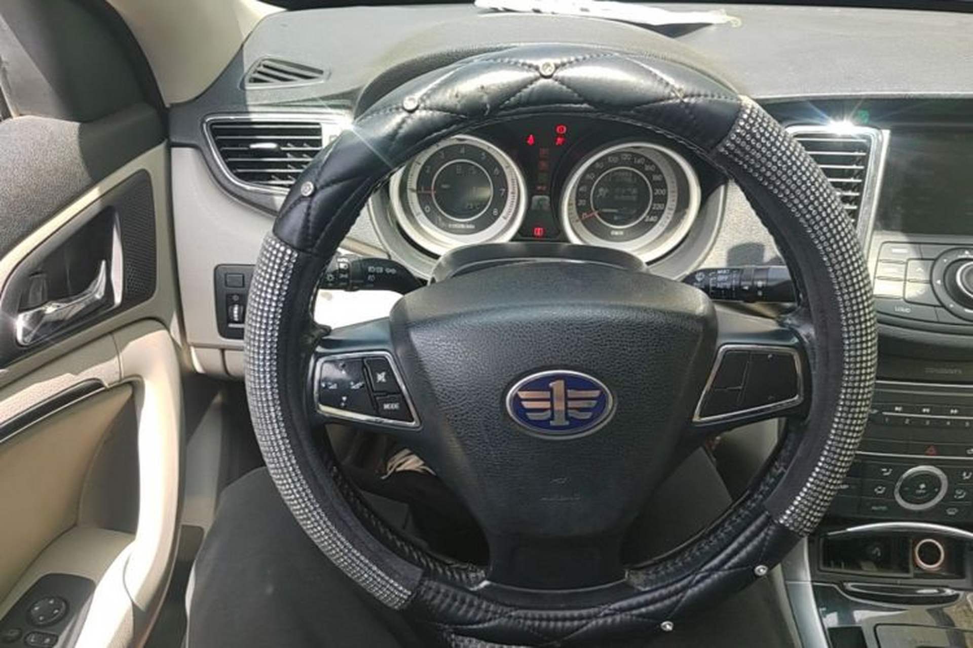 Used Bestune B90 2012 2.0L automatic comfort version Steering Wheel